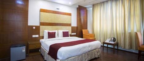 Chambre Deluxe | Literie de qualité supérieure, coffres-forts dans les chambres, bureau