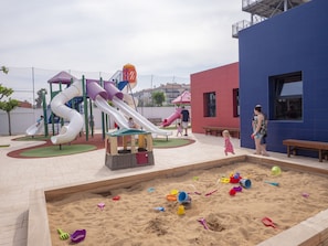Children's play area - outdoor - Golden Taurus Aquapark Resort (Pineda de Mar)