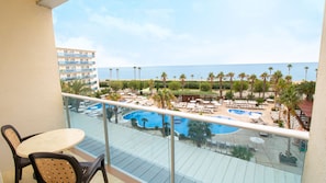 View from room - Golden Taurus Aquapark Resort (Pineda de Mar)