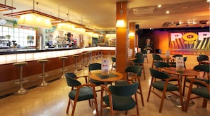 2 bars/lounges, poolside bar