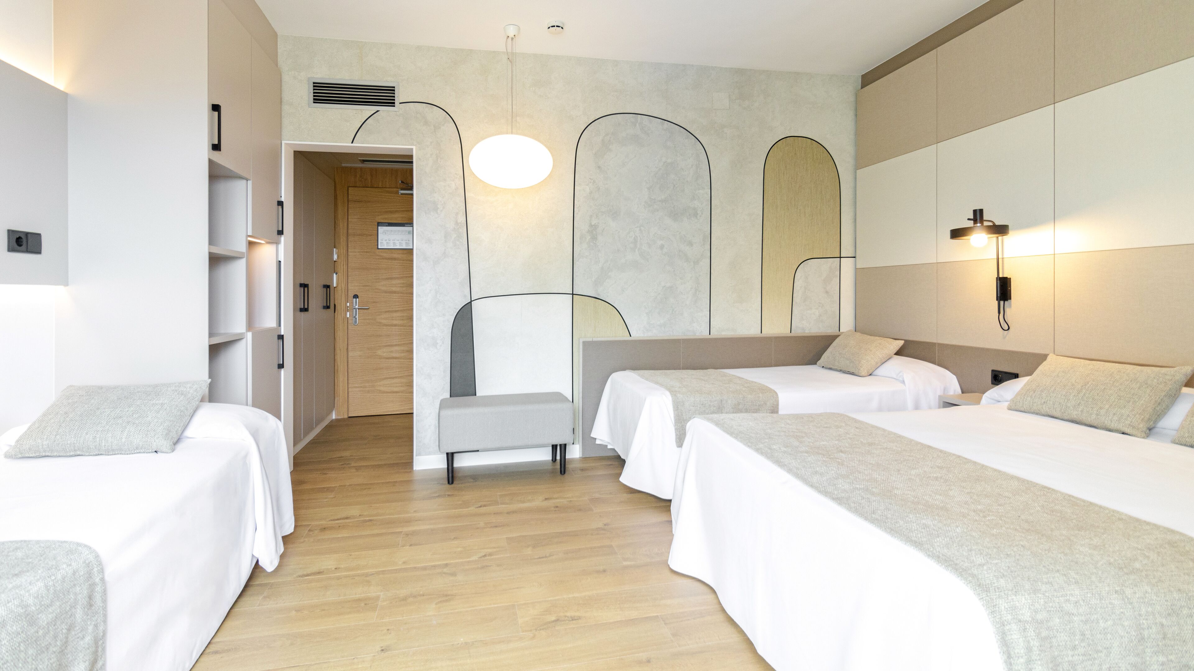 1 bedroom, desk, blackout curtains, free cots/infant beds