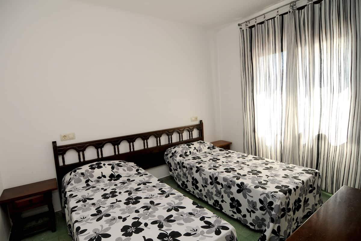 Cots/infant beds, free WiFi, bed sheets