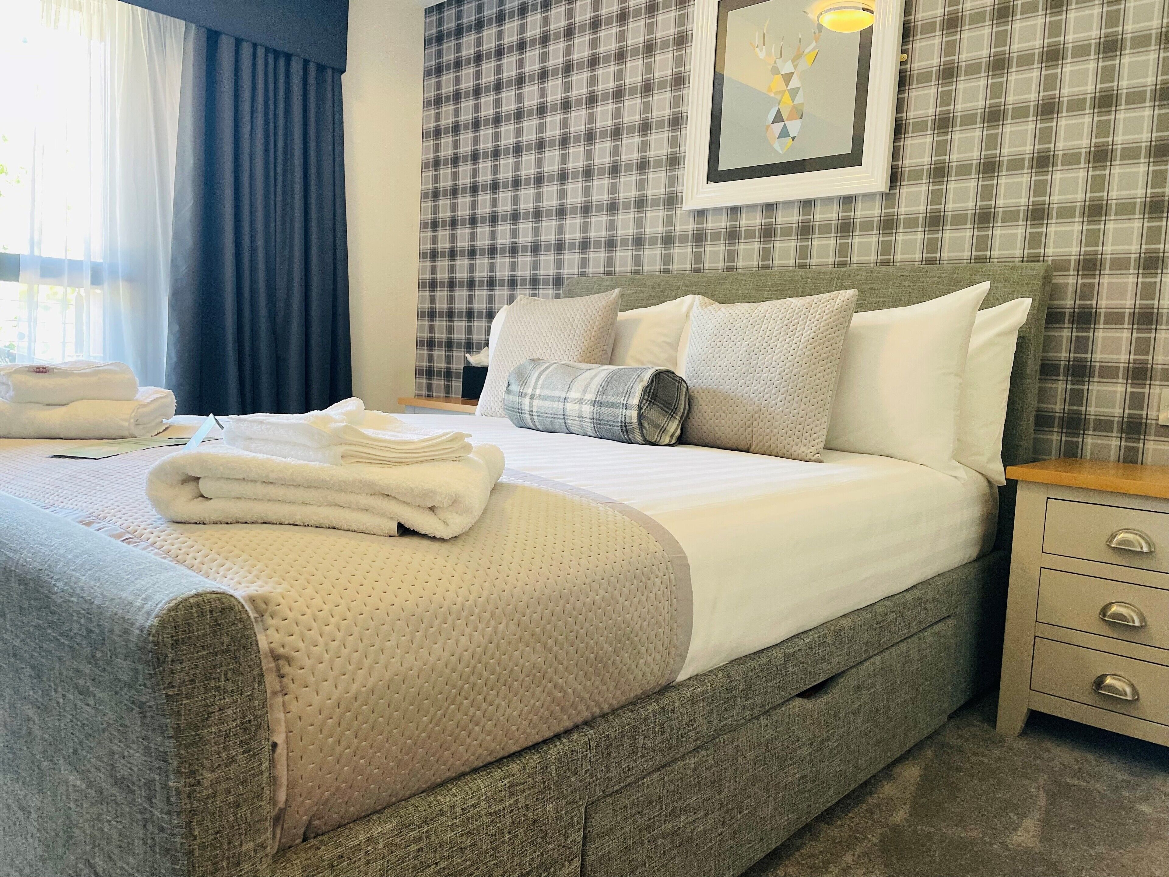 honeymoon double room, ensuite (honeymoon suite )