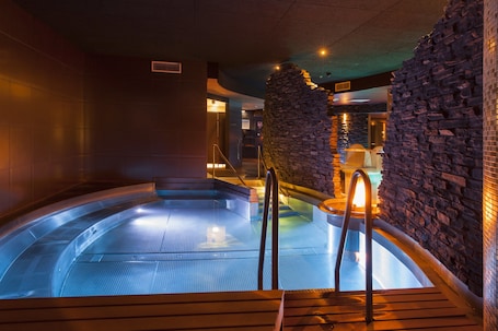 Un sauna, tratamientos corporales, aromaterapia, envolturas corporales