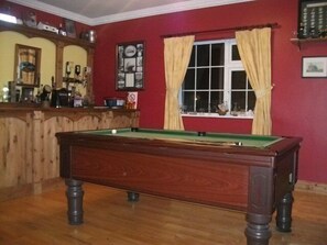 Iron/ironing board, free WiFi, bed sheets - Deerpark Manor Bed & Breakfast (Swinford)