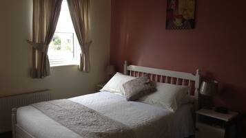 Iron/ironing board, free WiFi, bed sheets