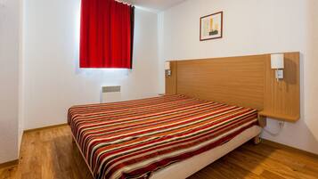 Schallisolierte Zimmer, kostenlose Babybetten, WLAN, Rollstuhlgeeignet