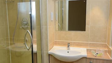 Twin kamer, en-suite badkamer | Badkamer