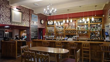Bar (en la propiedad)