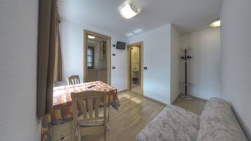 Standard Double Room, Annex Building | Living room