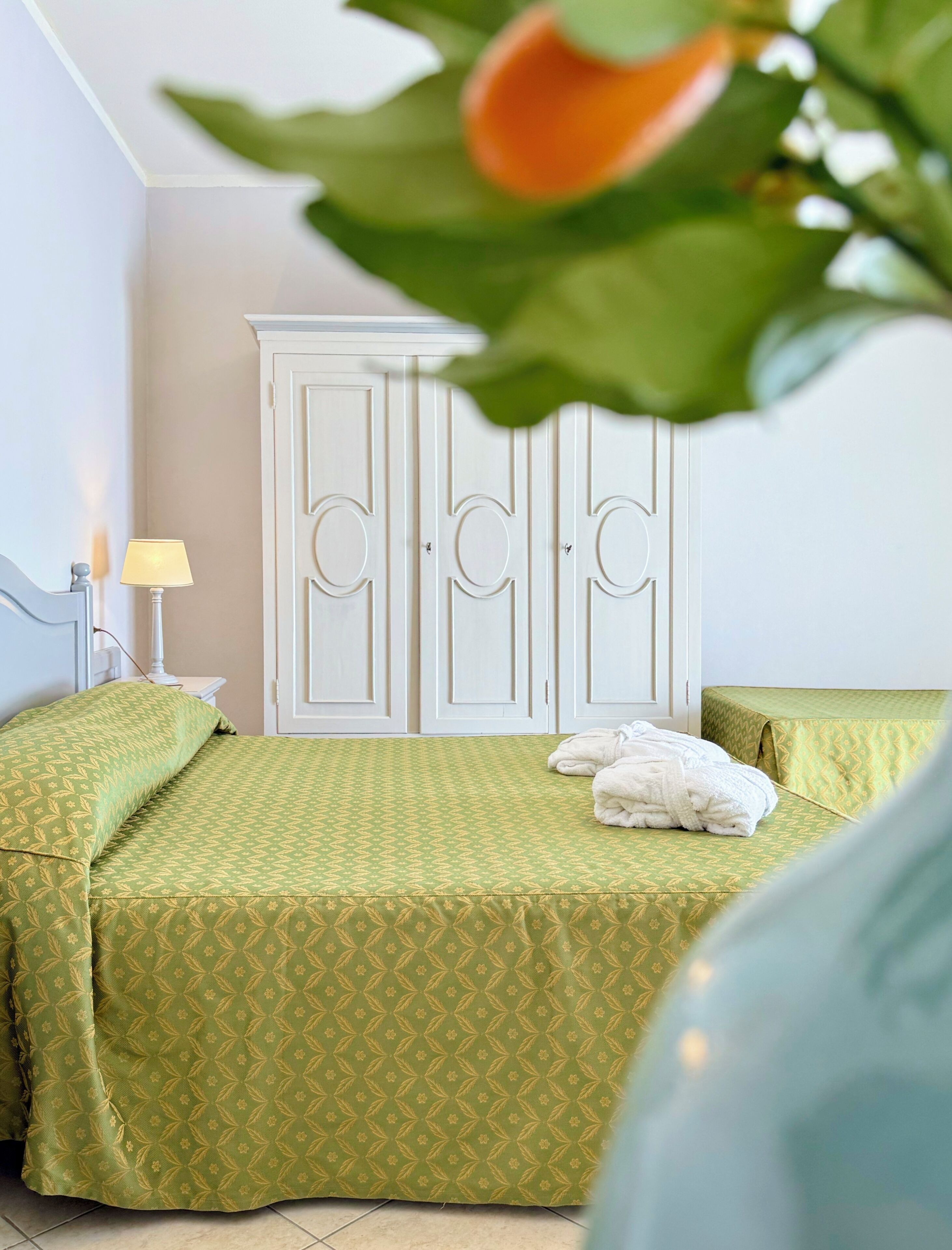 Neljän hengen deluxe-huone | Minibaari, tallelokero huoneessa, työpöytä, ilmainen Wi-Fi