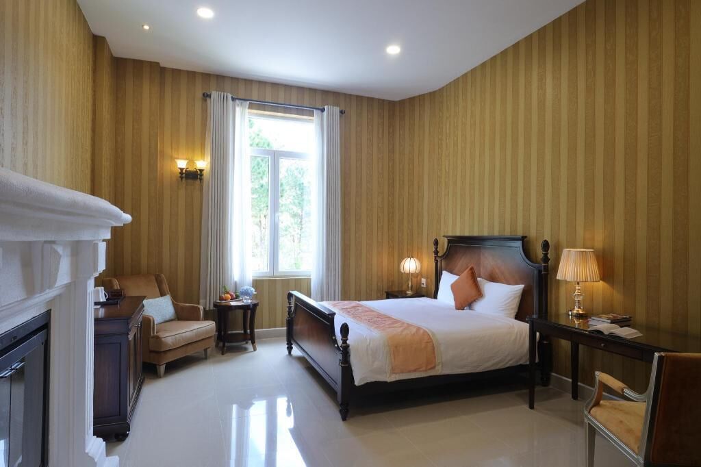 Minibar, in-room safe, desk, blackout curtains