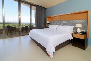 Premium bedding, in-room safe, desk, laptop workspace - Holiday Inn Tuxpan - Convention Center by IHG (Tuxpan)