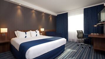 Caja de seguridad en la habitación y escritorio