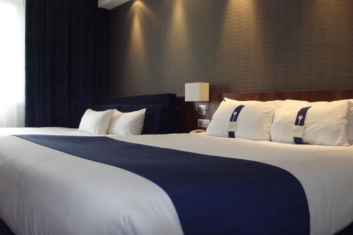 In-room safe, desk, laptop workspace, soundproofing