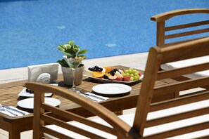 Outdoor pool - North Point Hotel (Denizli)