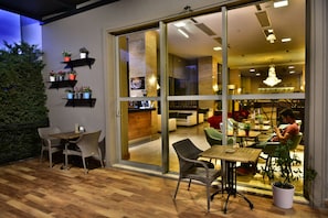 Terrace/patio - North Point Hotel (Denizli)