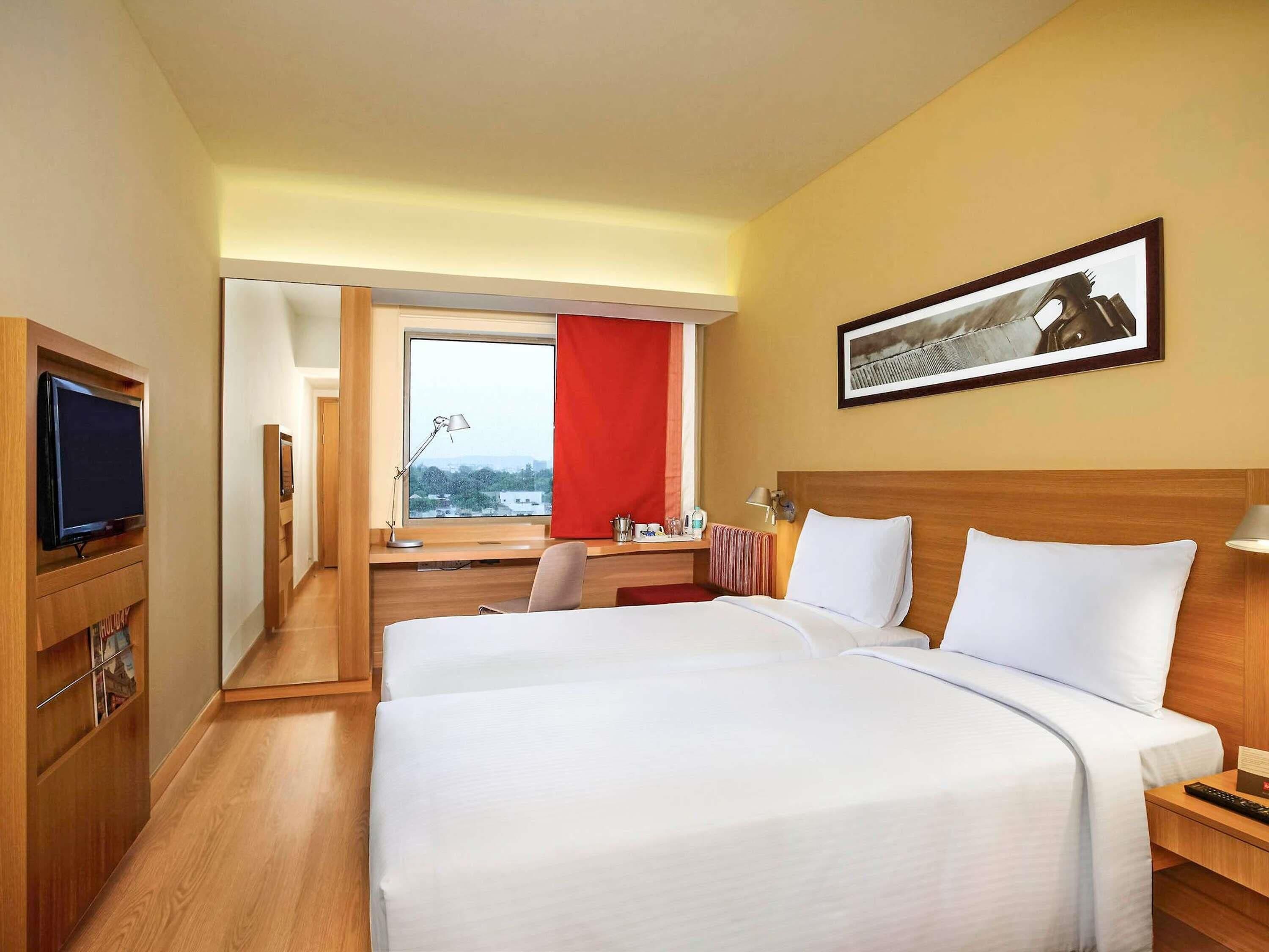 Chambre supérieure avec lits jumeaux, 2 lits jumeaux | Literie de qualité, lit avec matelas en mousse à mémoire, minibar