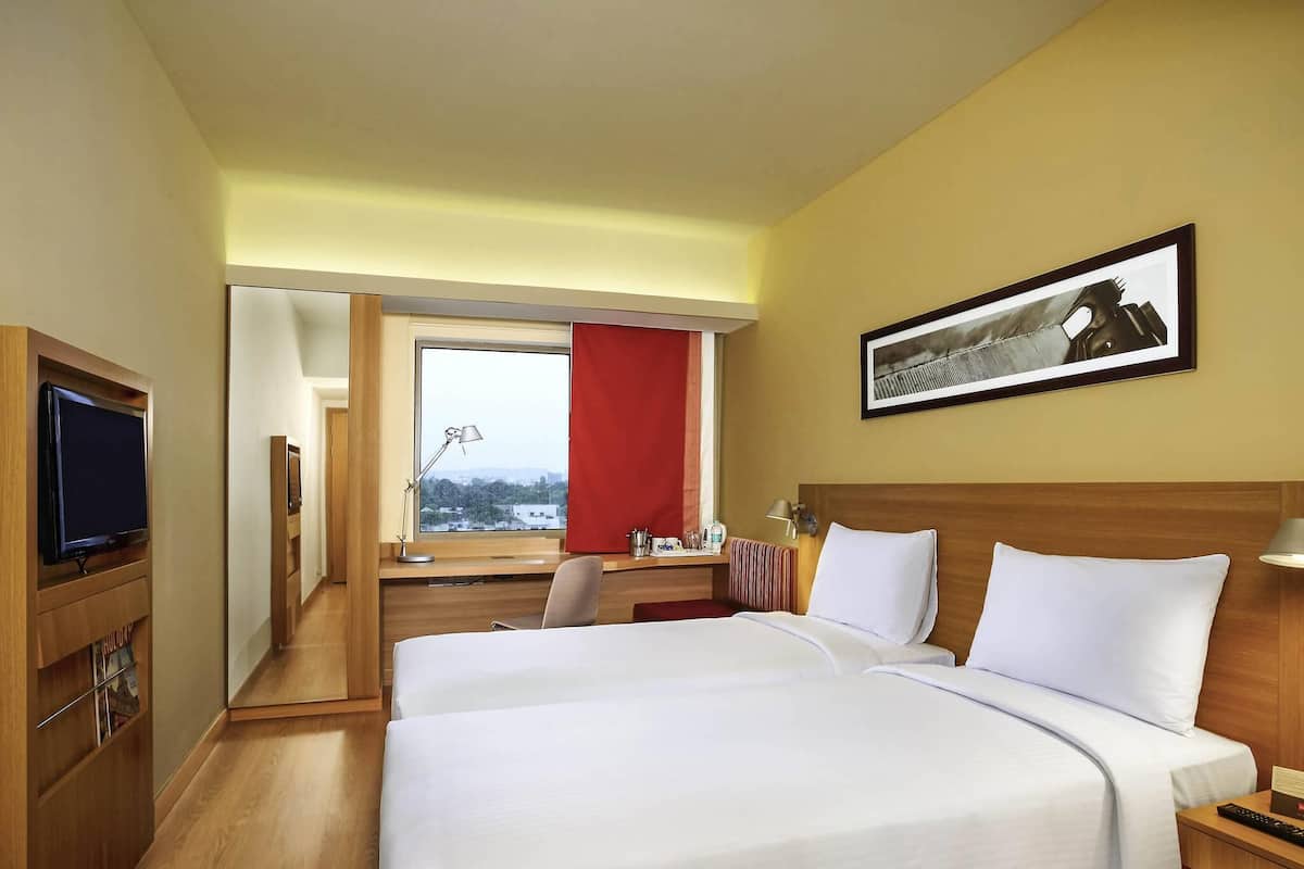 Habitación estándar con 2 camas individuales, 2 camas individuales | Ropa de cama de alta calidad y minibar