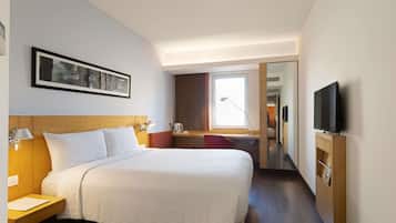 Hochwertige Bettwaren, Betten mit Memory-Foam-Matratzen, Minibar