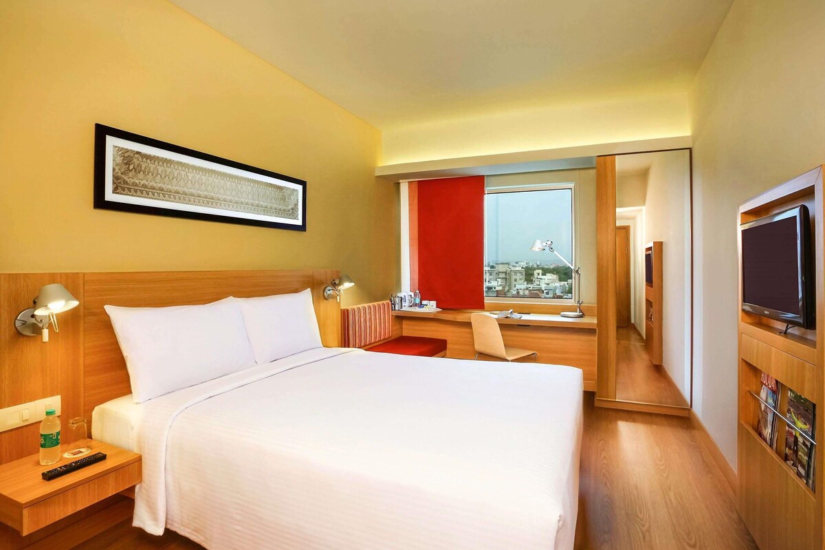 Premium bedding, memory foam beds, minibar, in-room safe
