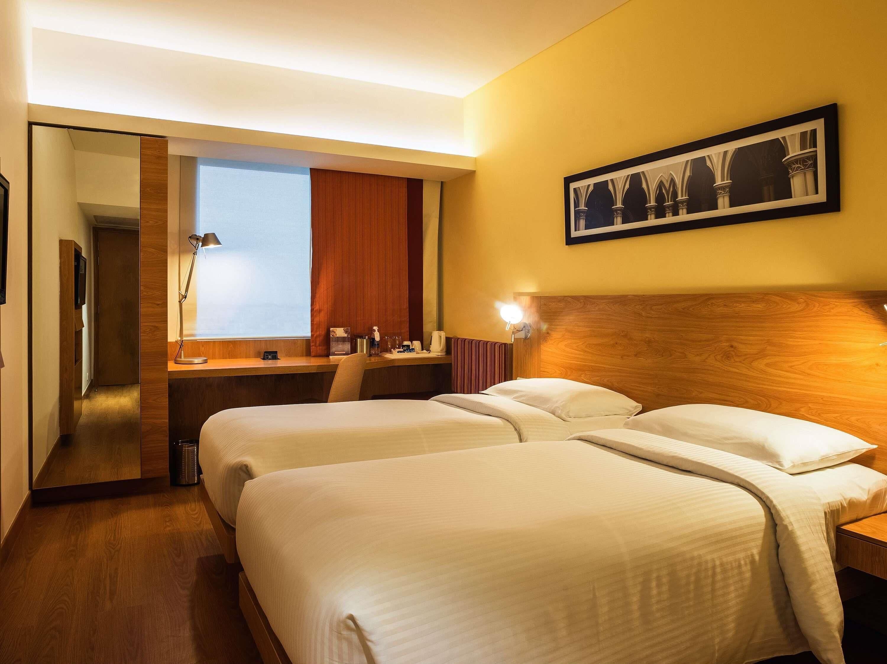 Superior Twin Room, 2 Twin Beds | Premium bedding, minibar, in-room safe, desk