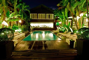 Outdoor pool, pool umbrellas