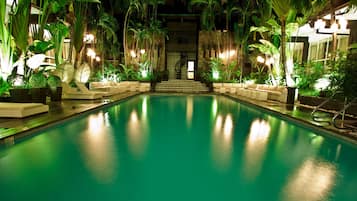 Outdoor pool, pool umbrellas