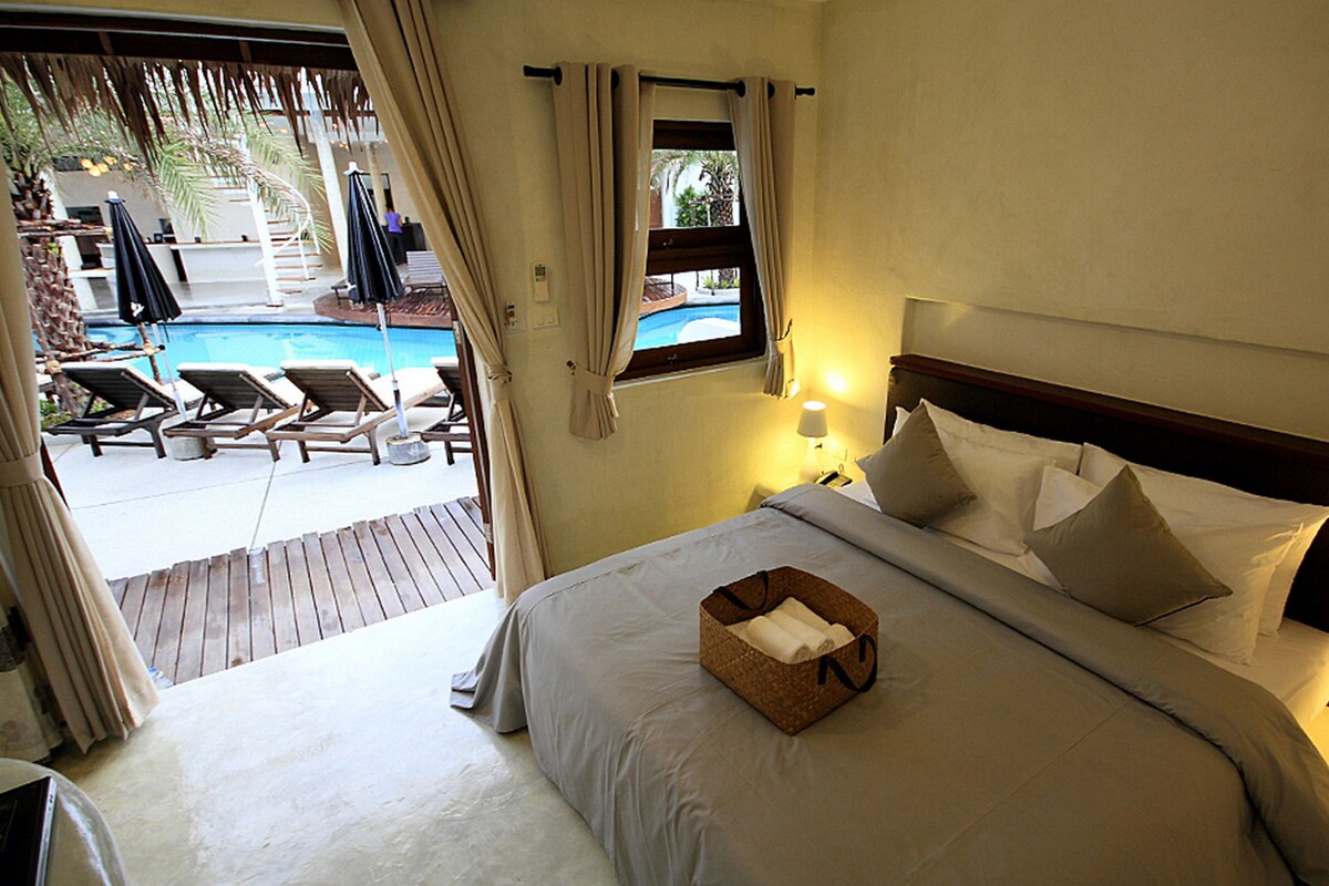 1 bedroom, premium bedding, down duvets, memory-foam beds