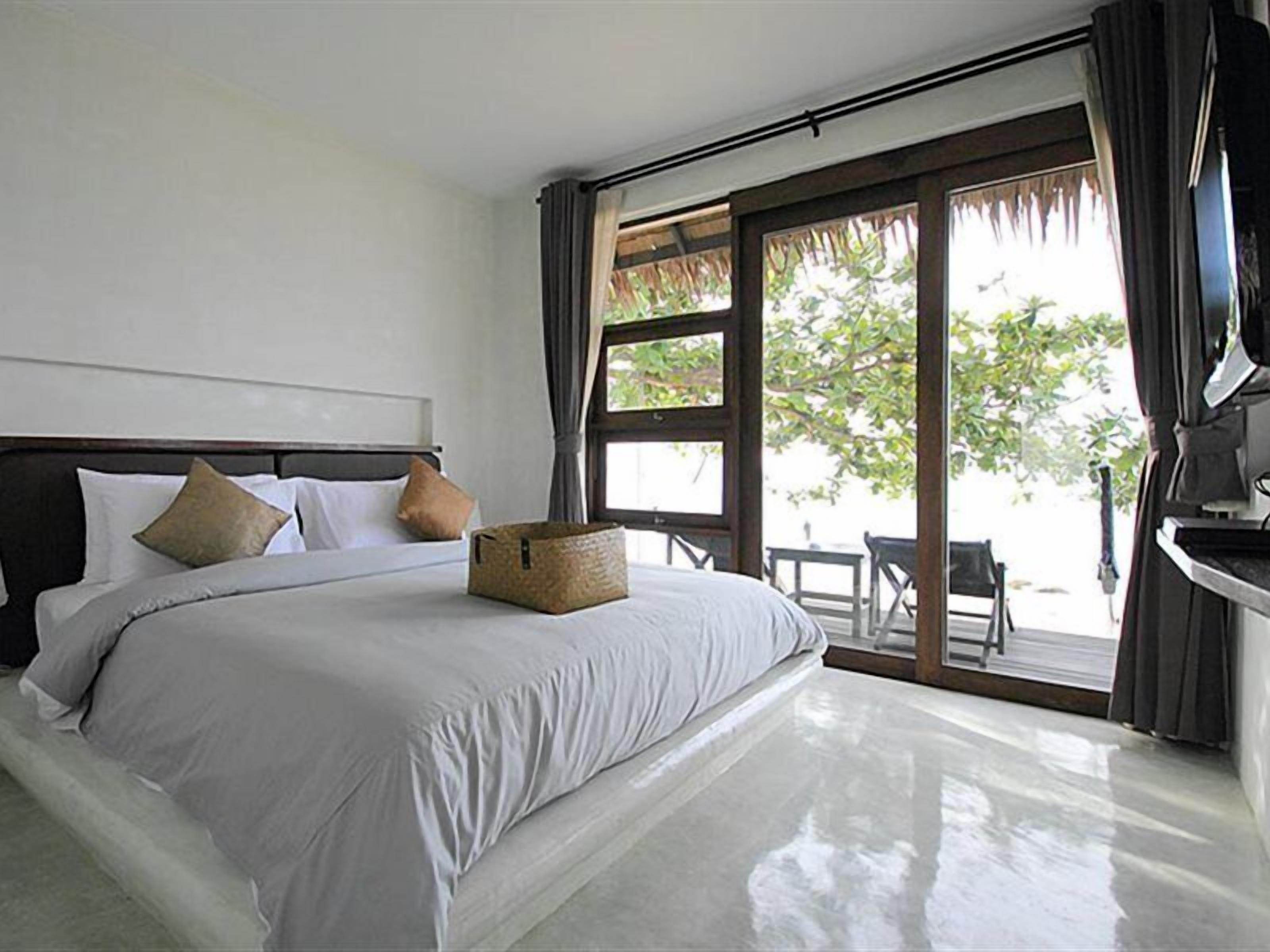 1 bedroom, premium bedding, down duvets, memory-foam beds