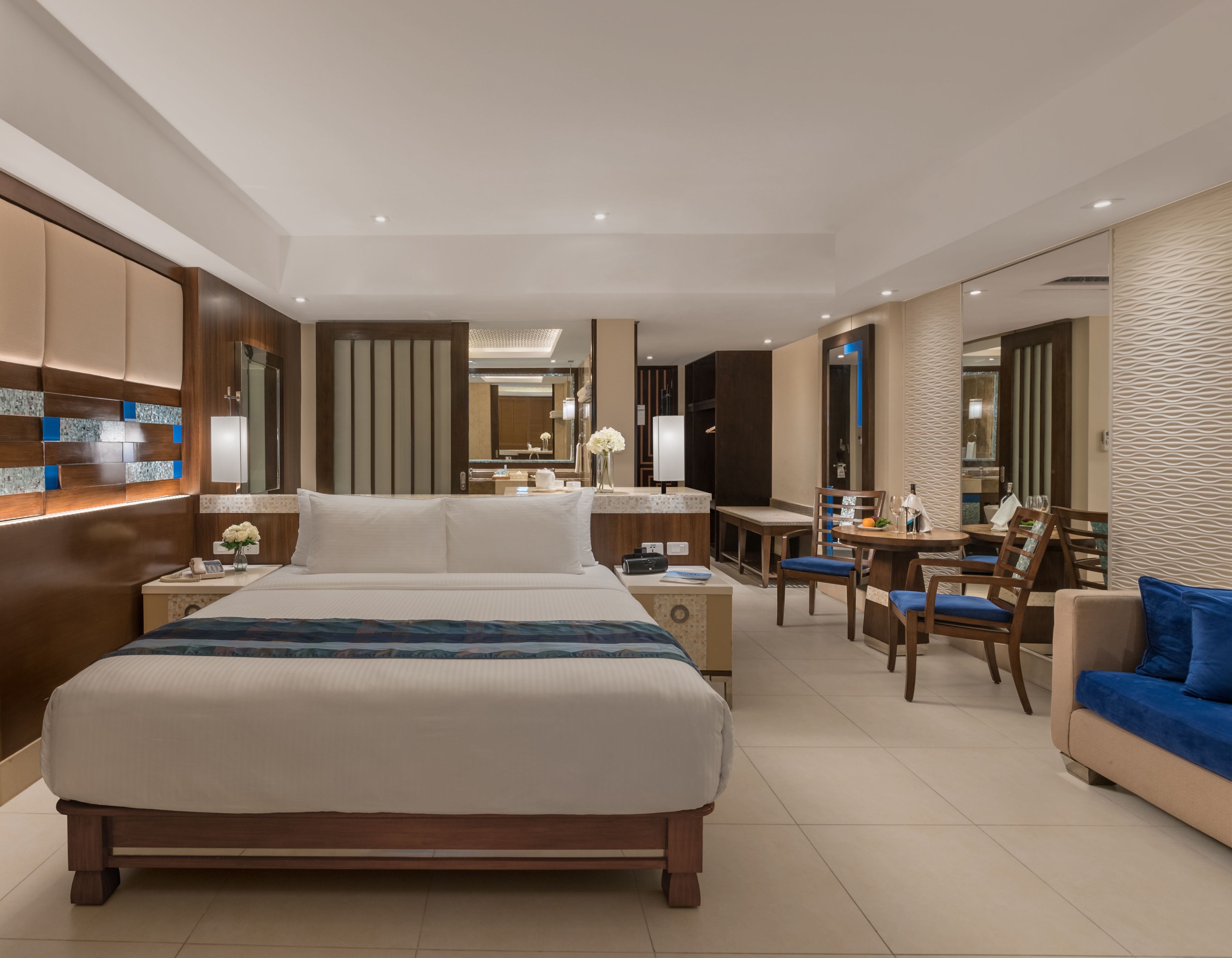 minibar, in-room safe, desk, laptop workspace