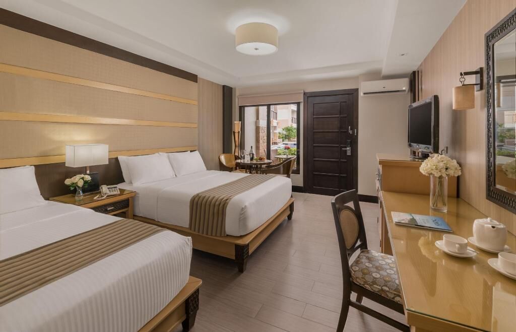 Minibar, in-room safe, desk, laptop workspace