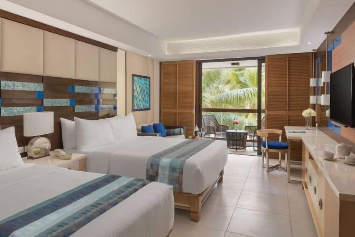 Minibar, két bảo mật tại phòng, bàn