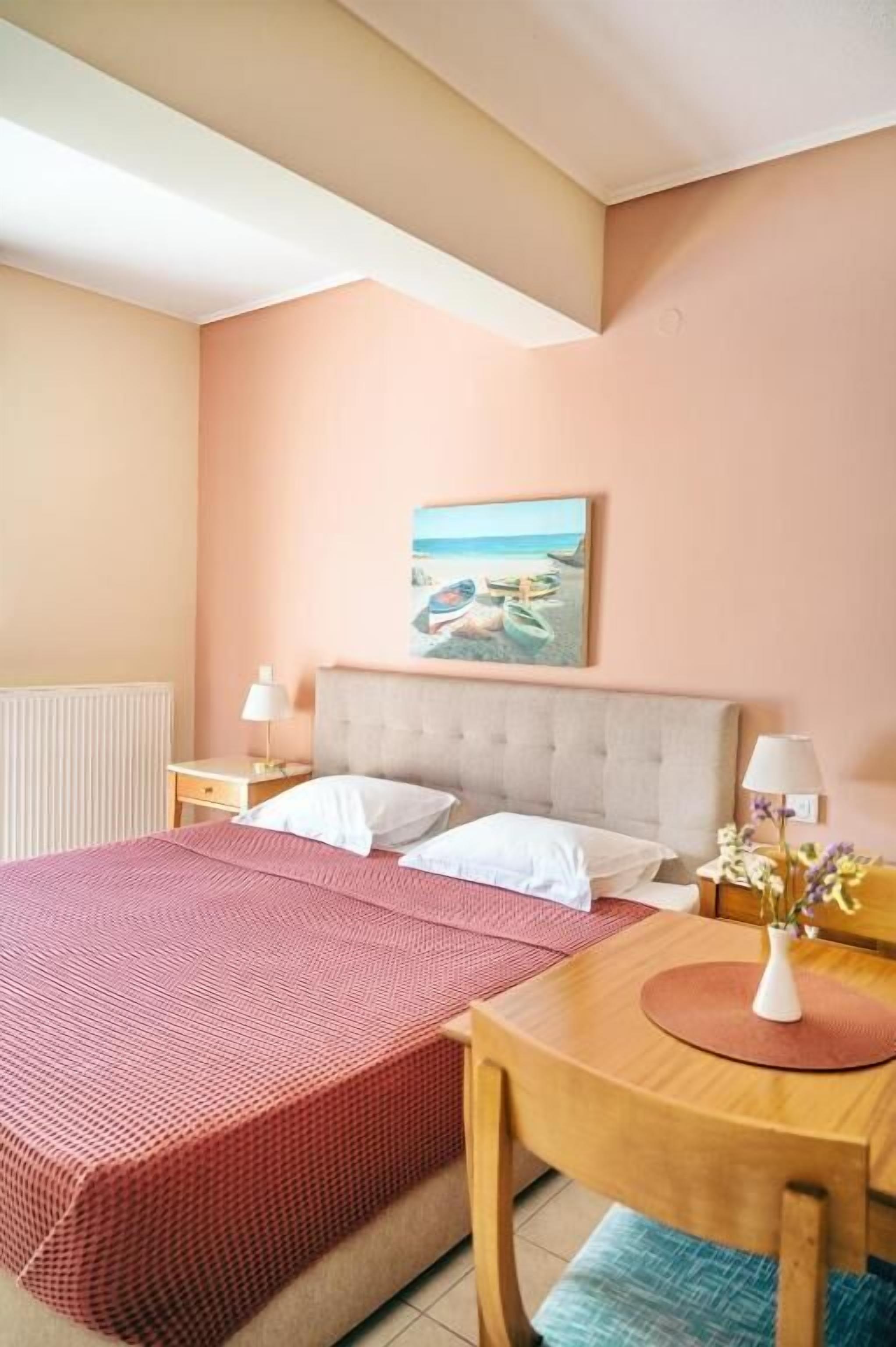 Luxe beddengoed, donsdekens, een kluis op de kamer