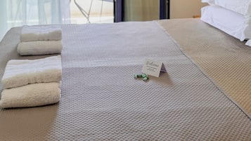 Garden Semi Basement Studio | Literie de qualité supérieure, couette en duvet d'oie