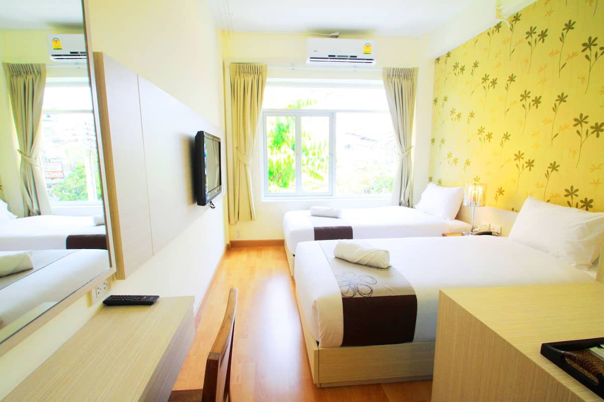 Standard Twin Room | Minibar, caja de seguridad en la habitación, escritorio y wifi gratis