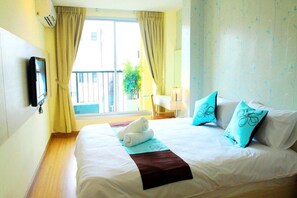 Standard Double Room | มินิบาร์, ตู้นิรภัยในห้องพัก, โต๊ะทำงาน, Wi-Fi ฟรี