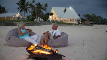 Breakfast, lunch, dinner served; local cuisine, beach views