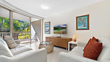 Mid-Level Two Bedroom Apartment | Living area | Plasma TV