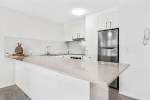 Premier 2 Bedroom Mid Floor | Private kitchen - Beachcomber on the Spit (Mooloolaba)