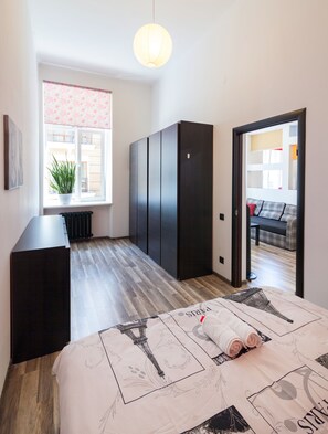 Deluxe-Apartment, 1 Schlafzimmer, Küche | Hochwertige Bettwaren, individuell eingerichtet, Schreibtisch