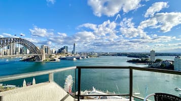 Superior-Apartment, 1 Schlafzimmer, Balkon, Hafenblick | Strand-/Meerblick