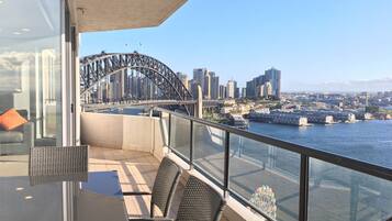 Superior Apartment, 3 Bedrooms, Balcony, Harbour View | Balkoni