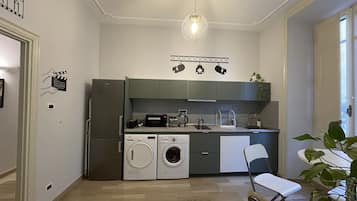 Fridge, microwave