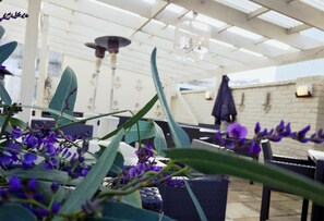 تقديم الإفطار والعشاء