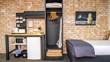 Habitación familiar | Cortinas blackout, tabla de planchar con plancha y wifi gratis