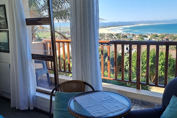Sea 4 Ever Suite family suite | In-room dining
