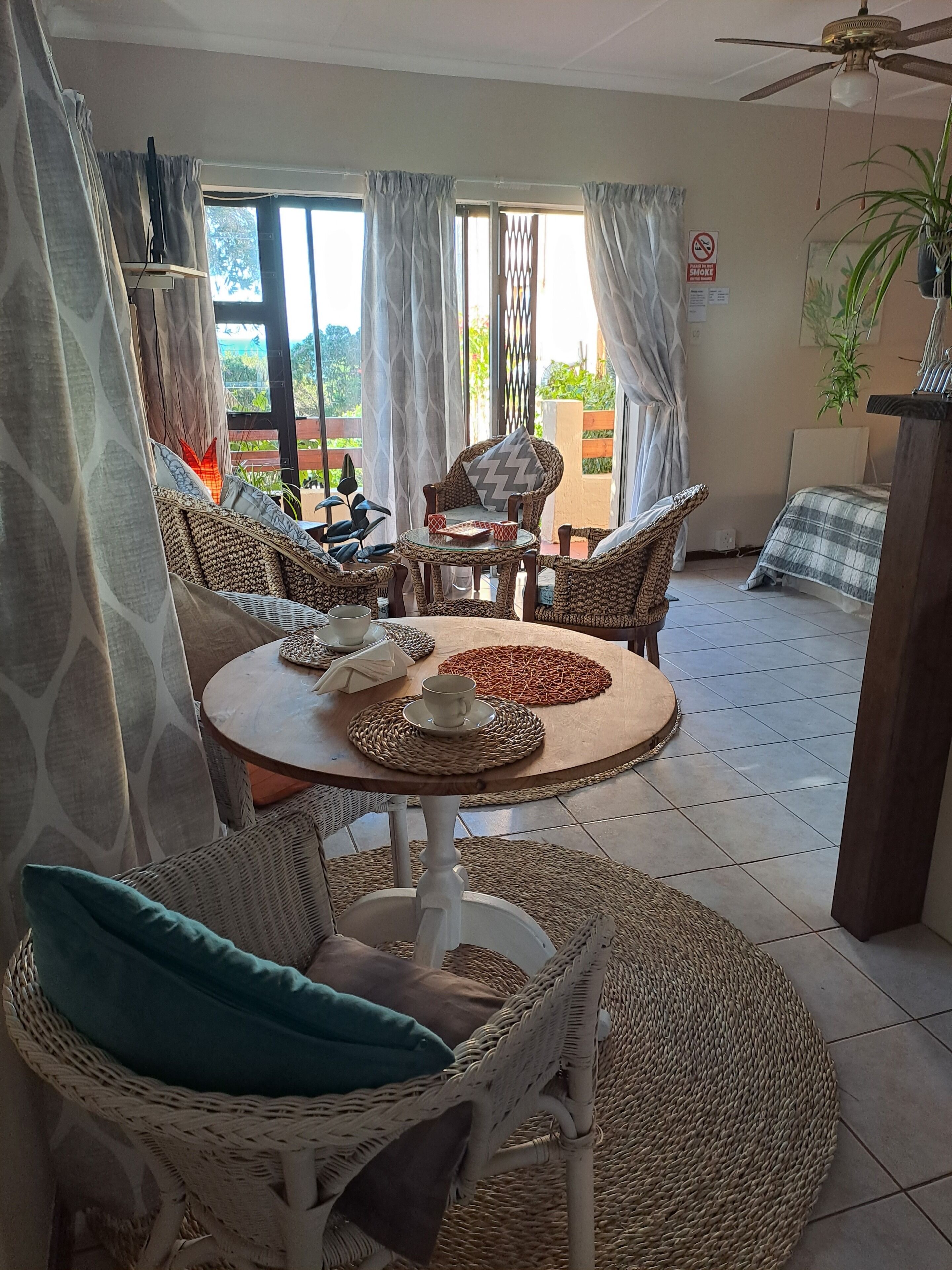 Garden Unit | Servicio de comidas en la habitación