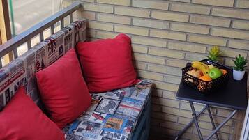 Triple Room | 1 bedroom, premium bedding, iron/ironing board, free WiFi
