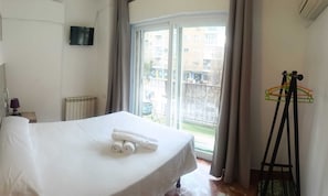 Dobbeltrom – basic | Sengetøy av topp kvalitet, strykejern/-brett og wi-fi (inkludert)